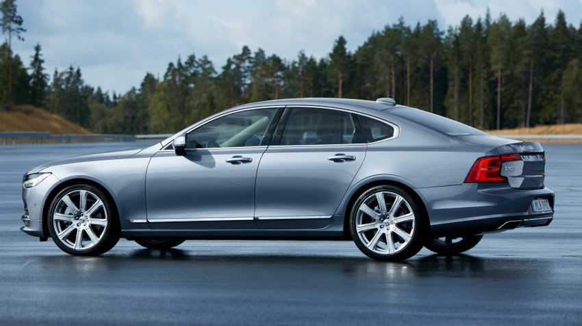 配合国庆月促销, Volvo S60 T8 R-Design、S90 T8 Inscription 与 S90 Special Edition 可获得免费保养等优惠 130315