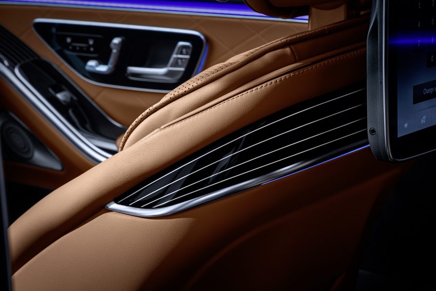 母厂再发全新 Mercedes-Benz S-Class 预告, 科技感爆表 131201