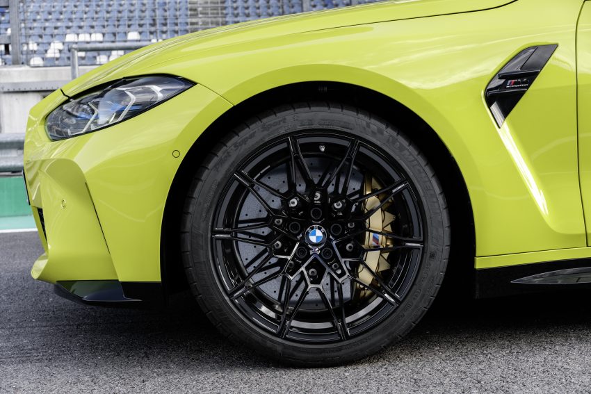 全新一代 BMW M3、M4 带着“大鼻孔”进气格栅首发登场 135992