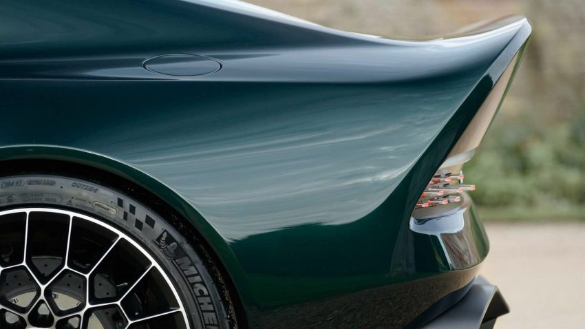 最强手排超跑! Aston Martin Victor 面世, 836hp/821Nm V12手排后驱, 基于 One-77 客制化改造而成, 全球仅此一辆! 134266