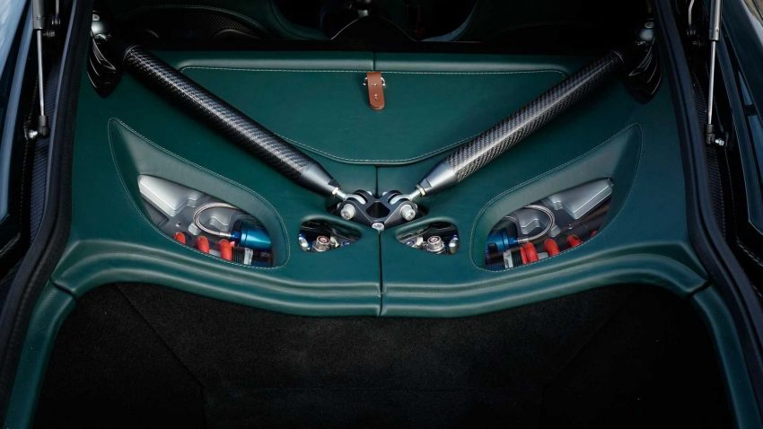 最强手排超跑! Aston Martin Victor 面世, 836hp/821Nm V12手排后驱, 基于 One-77 客制化改造而成, 全球仅此一辆! 134275