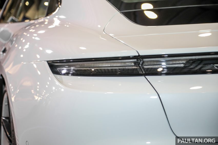 品牌首款纯电动车！Porsche Taycan 本地上市，三种版本全员到齐！输出高达 761 PS、1,050 Nm，售价RM725k起 135347