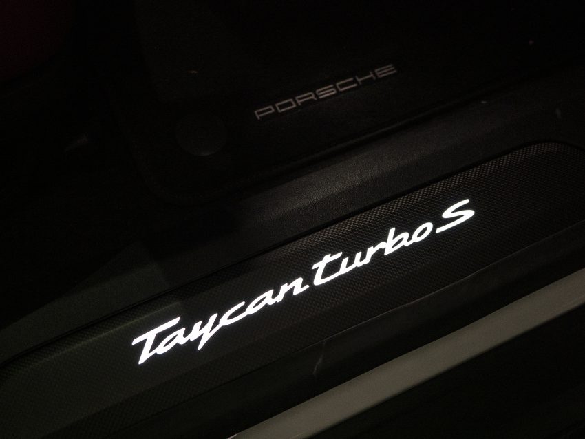 品牌首款纯电动车！Porsche Taycan 本地上市，三种版本全员到齐！输出高达 761 PS、1,050 Nm，售价RM725k起 135233