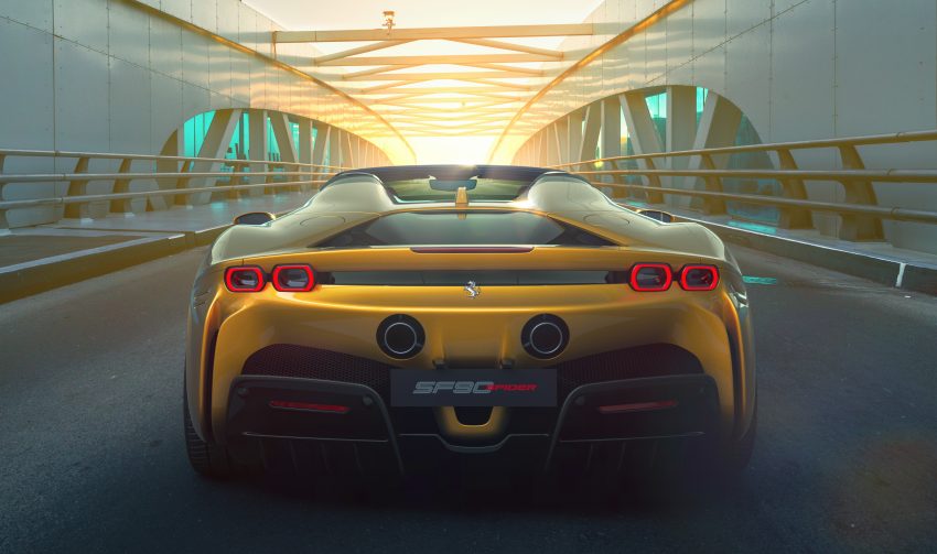 敞篷油电超跑 Ferrari SF90 Spider 面世, 售价从230万起 140549