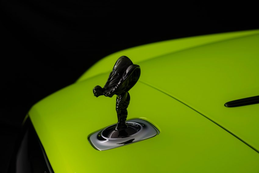 Rolls-Royce 为 Black Badge 系列推霓虹灯之夜车身配色 141495