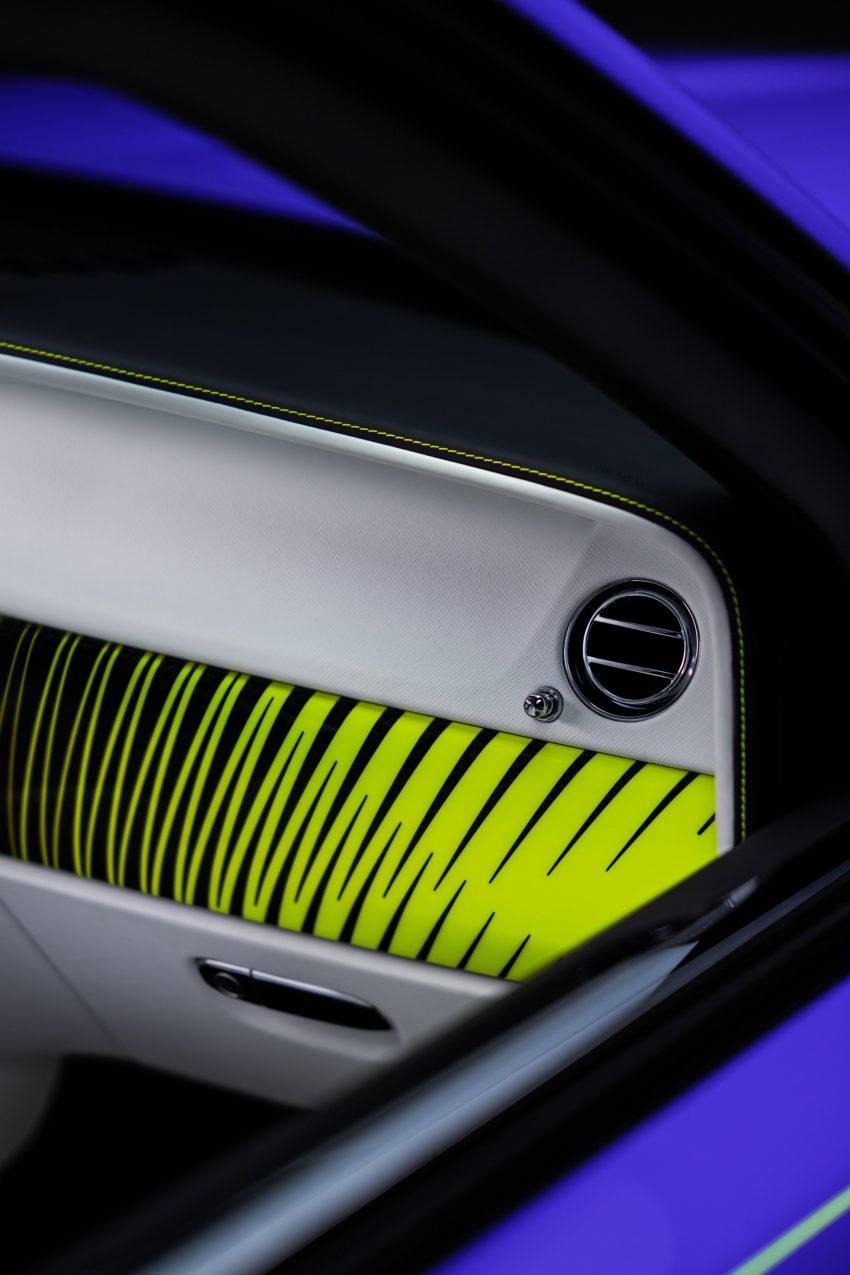 Rolls-Royce 为 Black Badge 系列推霓虹灯之夜车身配色 141493