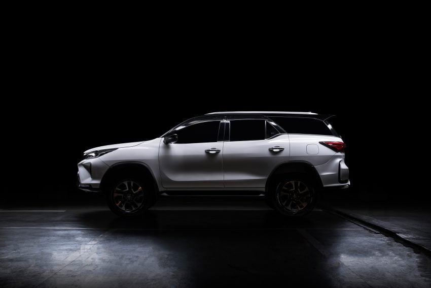 Toyota Fortuner 小改款开放预订, 双等级价格从17.2万起 144032