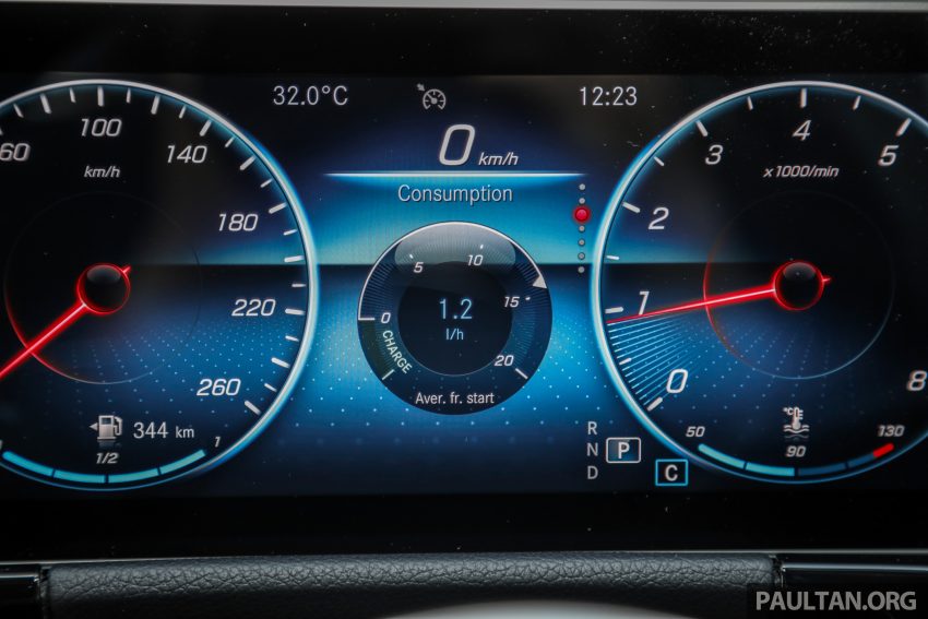 新车实拍: Mercedes-Benz GLA 200 Progressive Line 143944