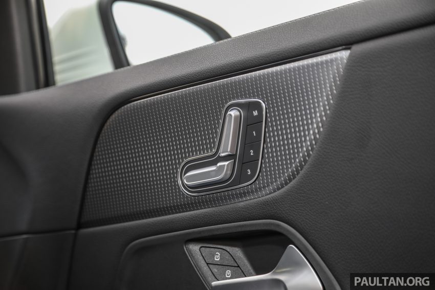 新车实拍: Mercedes-Benz GLA 200 Progressive Line 143980