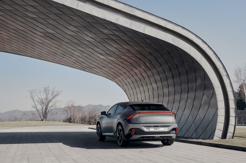 Kia EV6 纯电动车首发, 18分钟可充电80%, 续航达510公里 150376