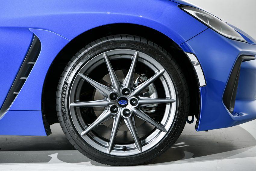 日本发布第二代 Subaru BRZ, 2.4L水平对卧自然进气引擎 150702