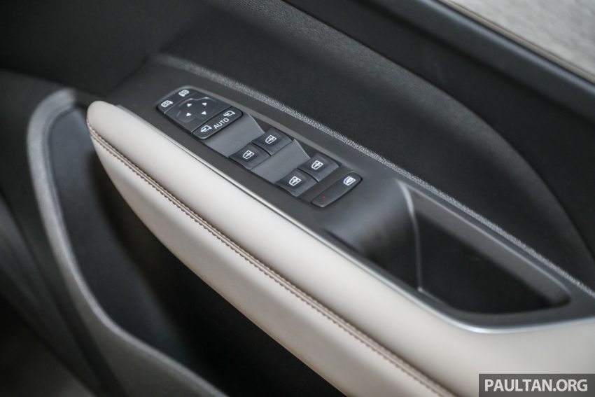 新车实拍: 小改款 Renault Koleos Signature , 售价20.1万 153256