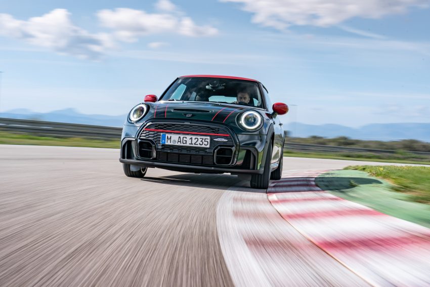小改款 MINI John Cooper Works 大马上市, 要价30.3万起 157386
