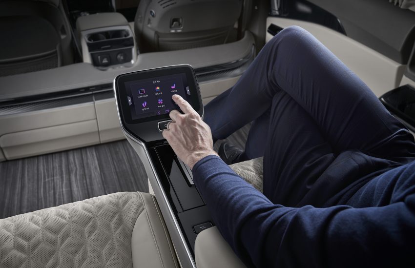 Kia Carnival Hi Limousine Premium Lounge 四人座豪华MPV韩国上市, 搭配足部按摩器, 售价仅Lexus LM的三分一 157814