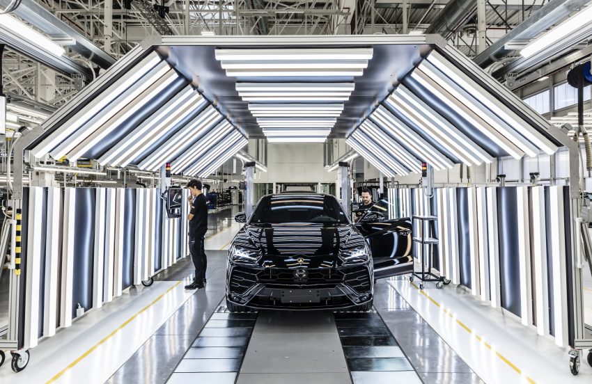 第1.5万辆 Lamborghini Urus 下线, 最快达此里程碑的蓝宝 157954