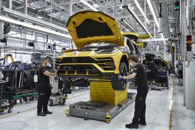 第1.5万辆 Lamborghini Urus 下线, 最快达此里程碑的蓝宝