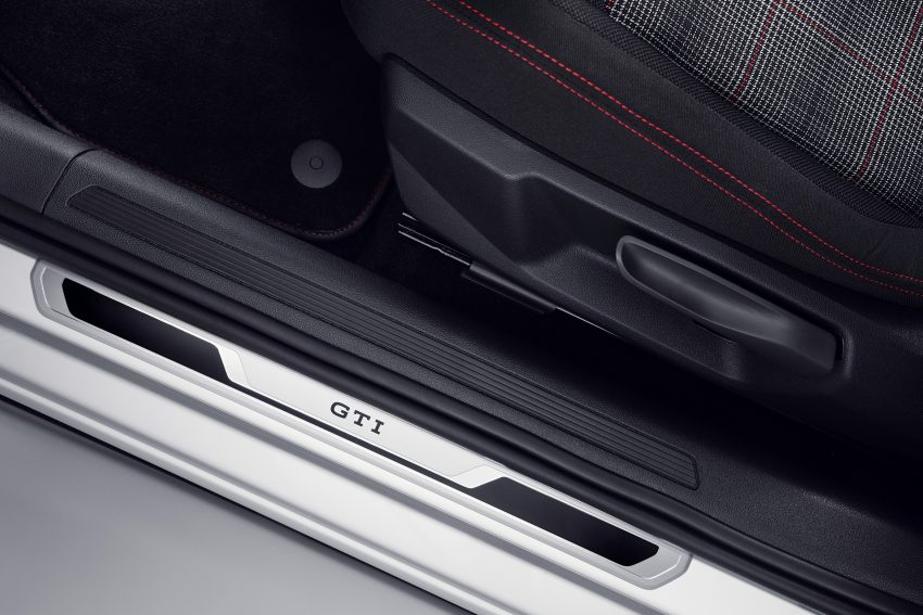 Volkswagen-Polo-GTI-Mk6.5-12 157250