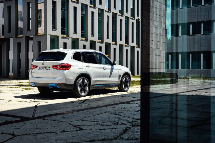 原厂发官方预告, BMW iX3 小改款纯电SUV将在我国上市 159445