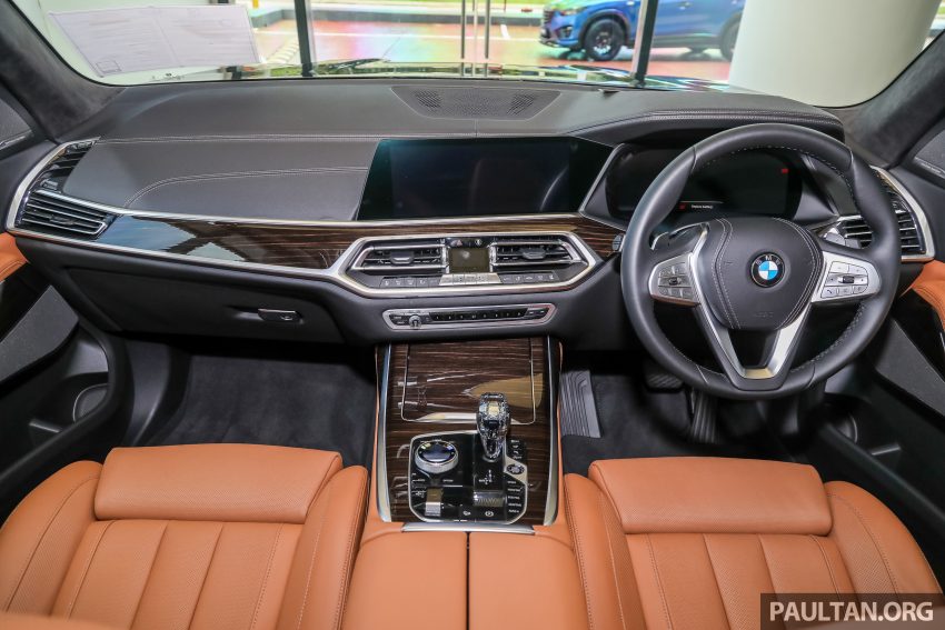 新车实拍: 2021 BMW X7 xDrive40i G07 CKD, 售价65万起 160432