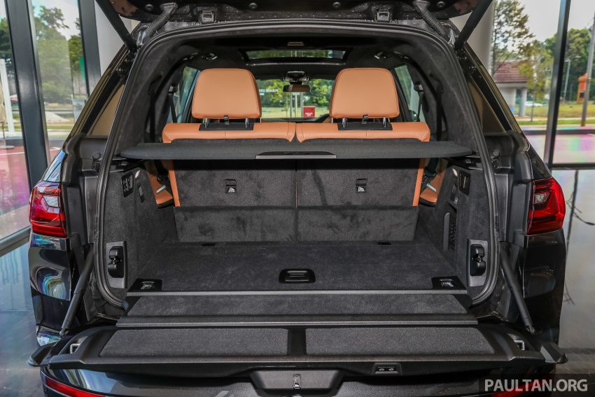 新车实拍: 2021 BMW X7 xDrive40i G07 CKD, 售价65万起 160443