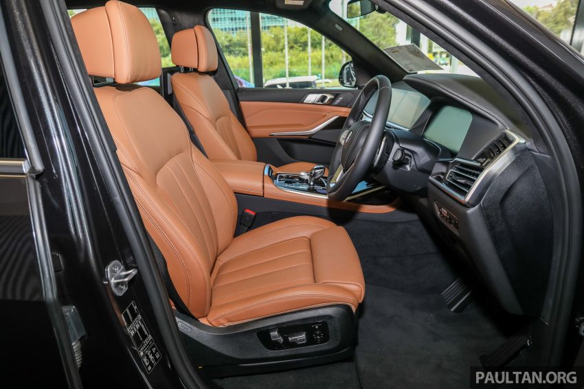 新车实拍: 2021 BMW X7 xDrive40i G07 CKD, 售价65万起 160439