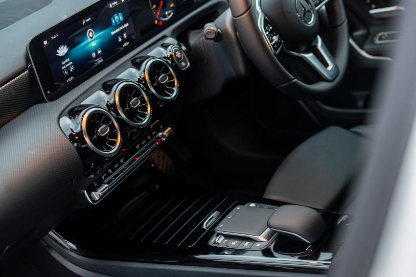 CKD版 Mercedes-Benz A-Class Sedan 上市, 售价21万起 163844