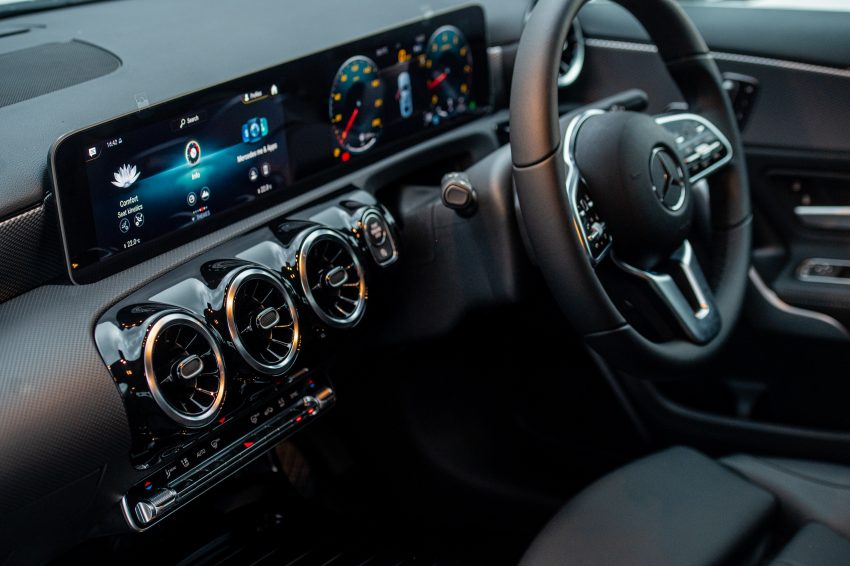 CKD版 Mercedes-Benz A-Class Sedan 上市, 售价21万起 163849