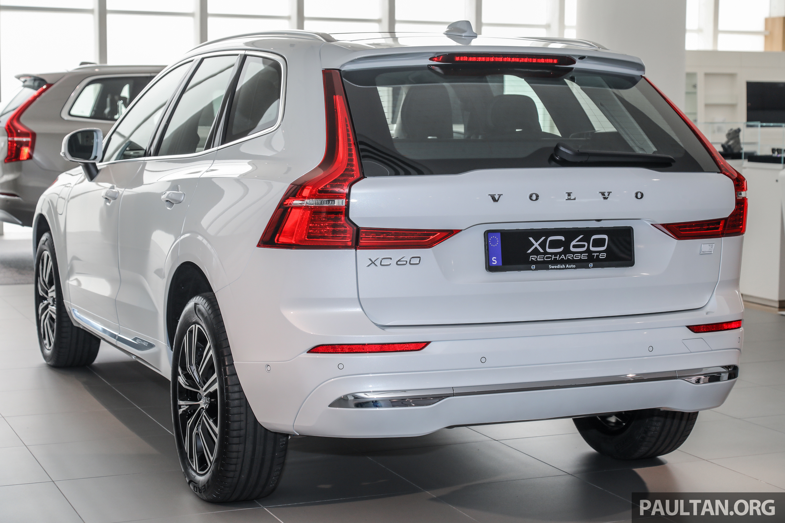 图集：小改款 2022 Volvo XC60 Recharge T8 Inscription Plus 插电式混动版本新车实拍，销售税全免售RM325,449