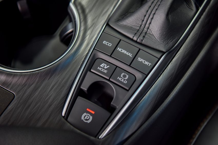 Toyota Camry 小改款泰国开卖, 2.0引擎取消, 仅剩2.5版本 165300