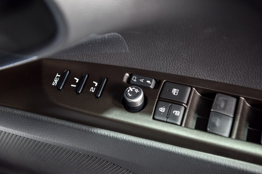 Toyota Camry 小改款泰国开卖, 2.0引擎取消, 仅剩2.5版本 165310