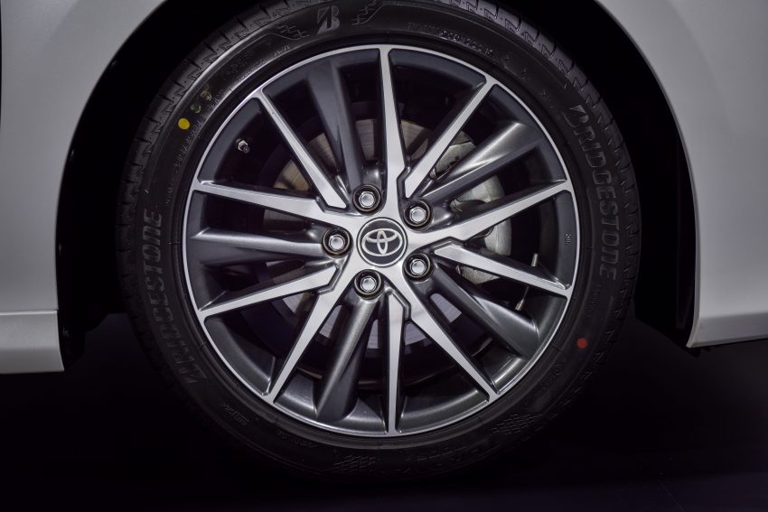 Toyota Camry 小改款泰国开卖, 2.0引擎取消, 仅剩2.5版本 165319