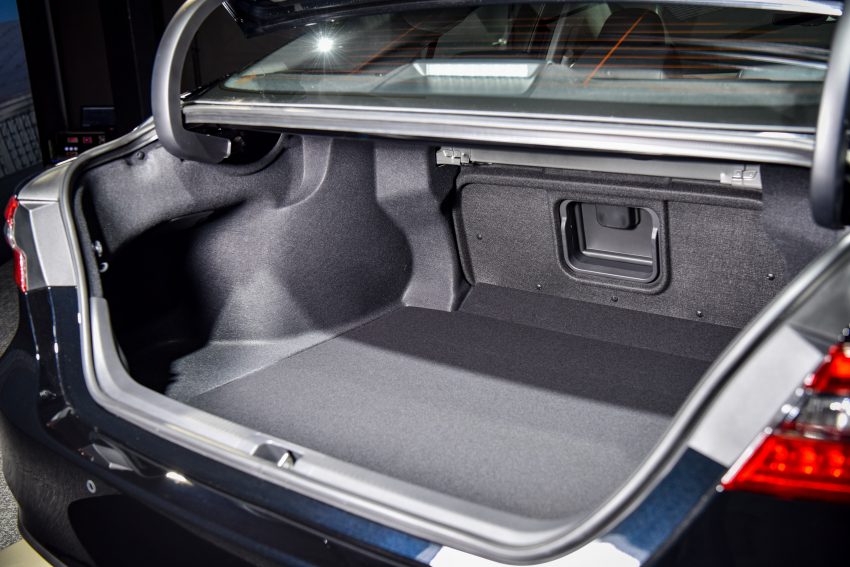 Toyota Camry 小改款泰国开卖, 2.0引擎取消, 仅剩2.5版本 165360