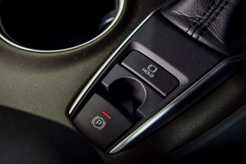 Toyota Camry 小改款泰国开卖, 2.0引擎取消, 仅剩2.5版本 165385