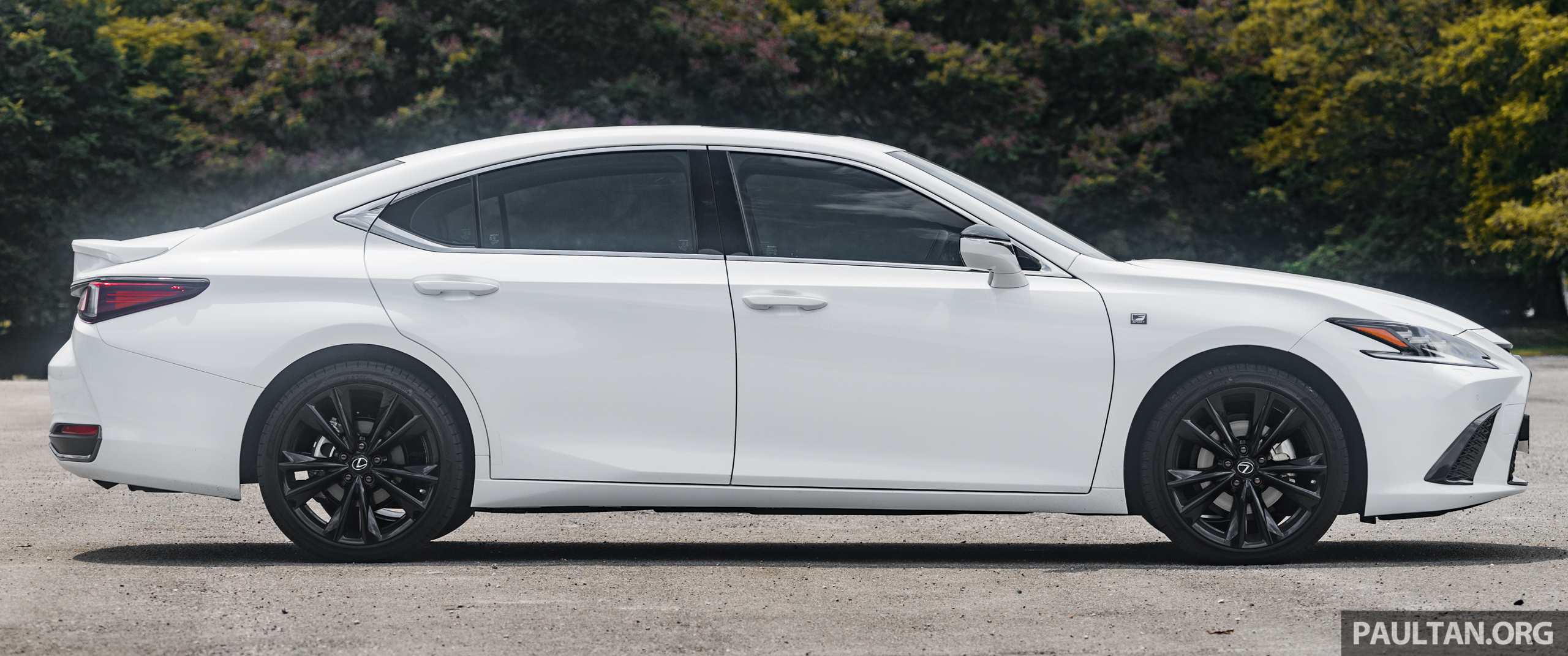 试驾：Lexus ES 250 F Sport 小改款，轻奢雅致还带杀气