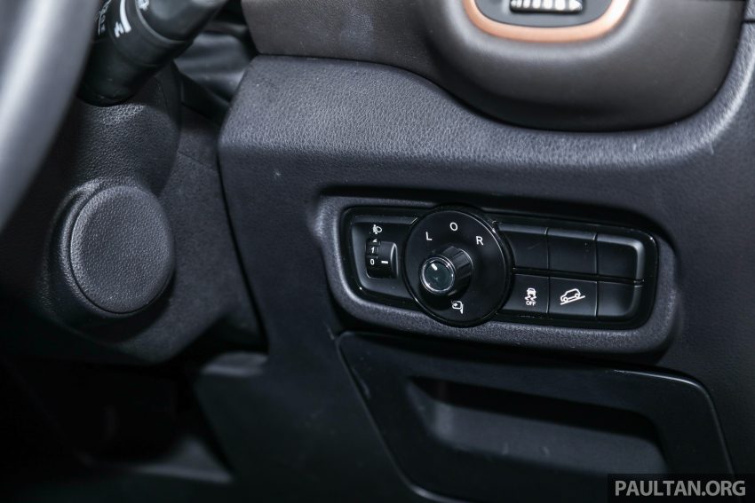 新车实拍: 广汽传祺 GAC GS3, 两个等级售价8.9万到9.7万 169822