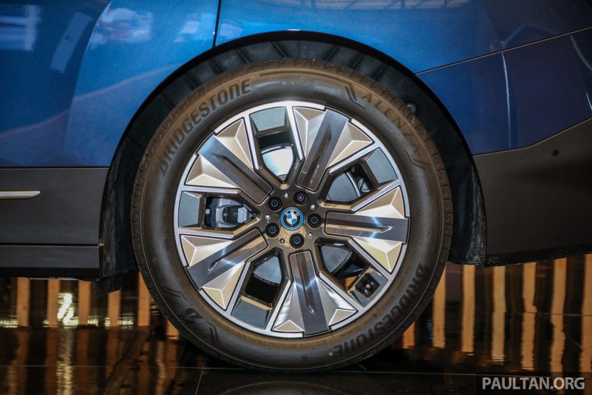 新车实拍: BMW iX xDrive40 纯电SUV, 本地售价41.9万起 168209