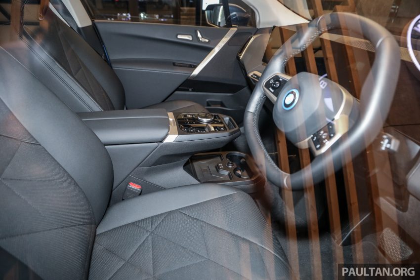 新车实拍: BMW iX xDrive40 纯电SUV, 本地售价41.9万起 168217