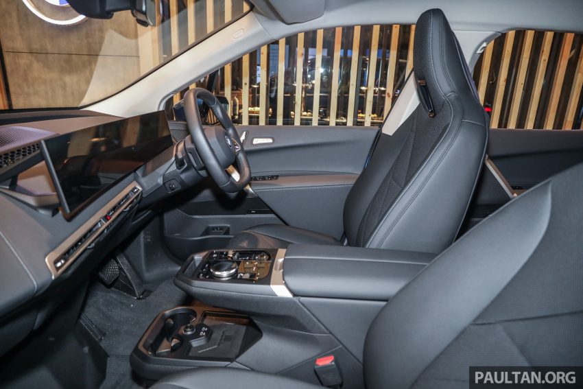 新车实拍: BMW iX xDrive40 纯电SUV, 本地售价41.9万起 168221