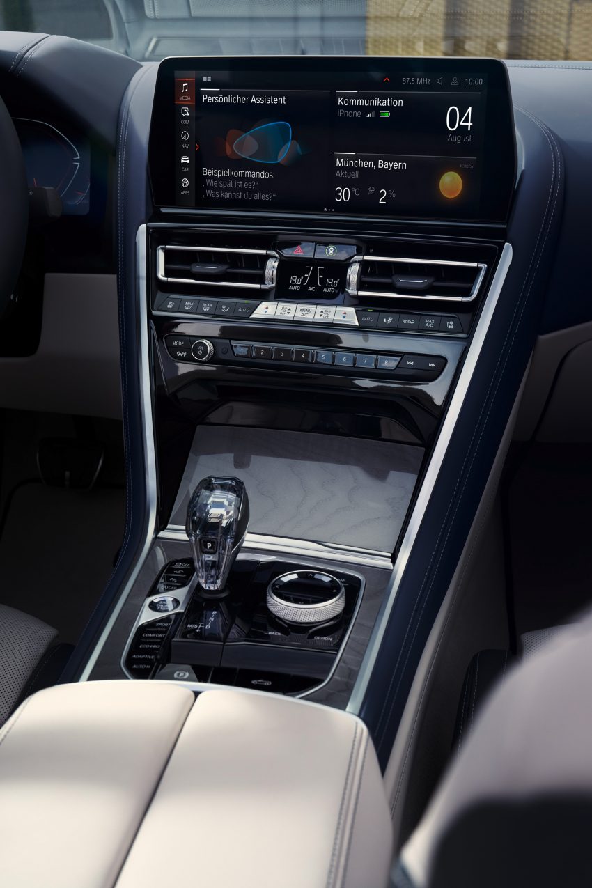 2022 BMW 8 系列小改款面世, 改搭会发亮的水箱护罩 172102