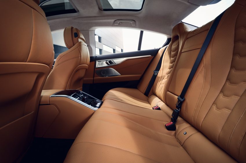 2022 BMW 8 系列小改款面世, 改搭会发亮的水箱护罩 172152