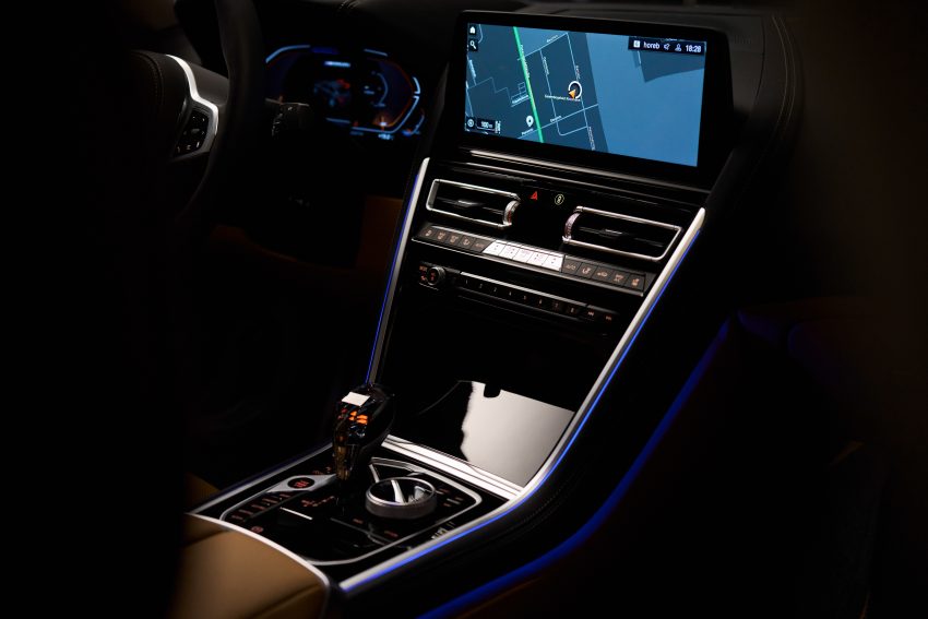 2022 BMW 8 系列小改款面世, 改搭会发亮的水箱护罩 172159
