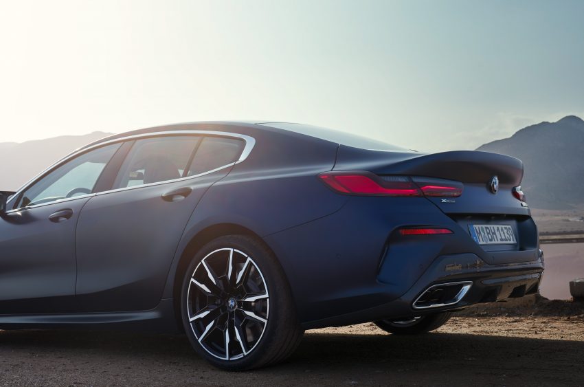 2022 BMW 8 系列小改款面世, 改搭会发亮的水箱护罩 172140