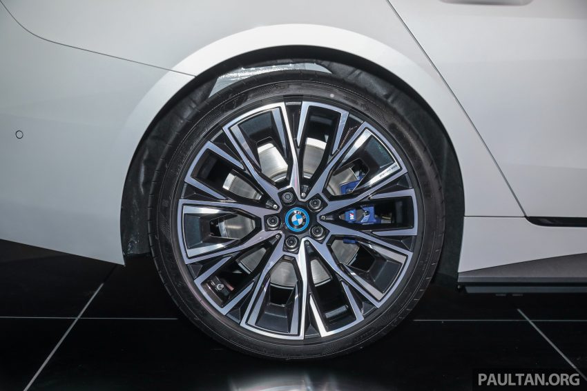 2022 BMW i4 eDrive40 EV本地官方预览, 或将在近期上市 171081
