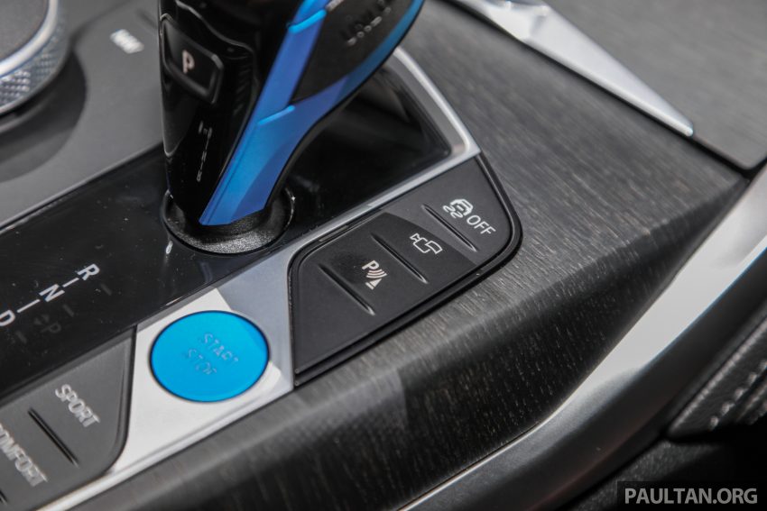 2022 BMW i4 eDrive40 EV本地官方预览, 或将在近期上市 171137