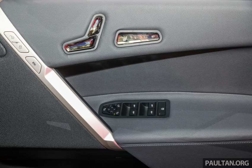 新车实拍: BMW iX xDrive40 Sport, 免税售价从36.1万起 171268
