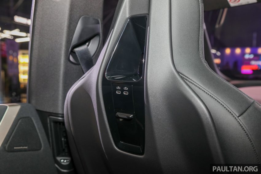 新车实拍: BMW iX xDrive40 Sport, 免税售价从36.1万起 171275
