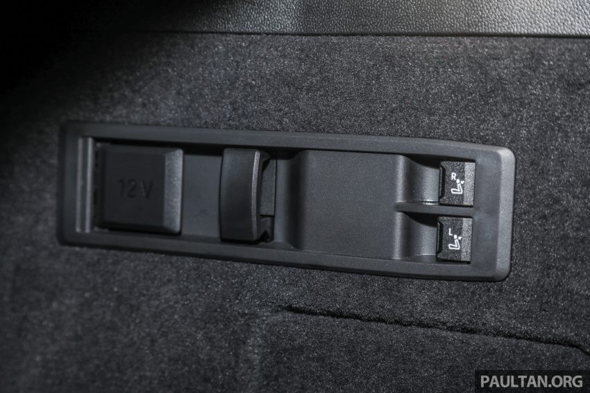 新车实拍: BMW iX xDrive40 Sport, 免税售价从36.1万起 171285
