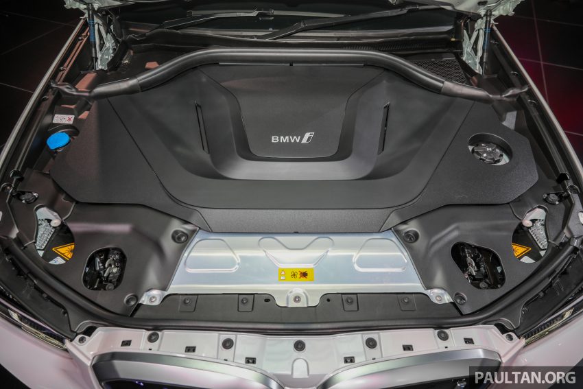 新车实拍: 2022 BMW iX3 M Sport Impressive, 30.7万起 171316