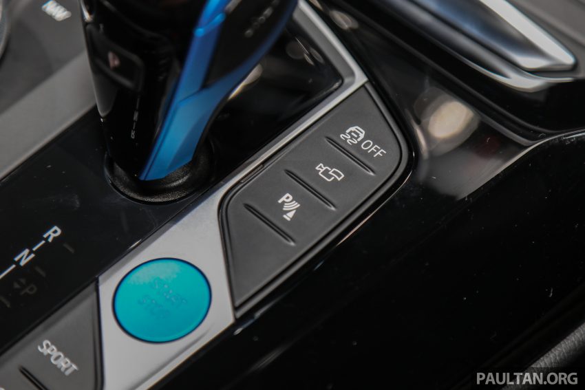 新车实拍: 2022 BMW iX3 M Sport Impressive, 30.7万起 171361