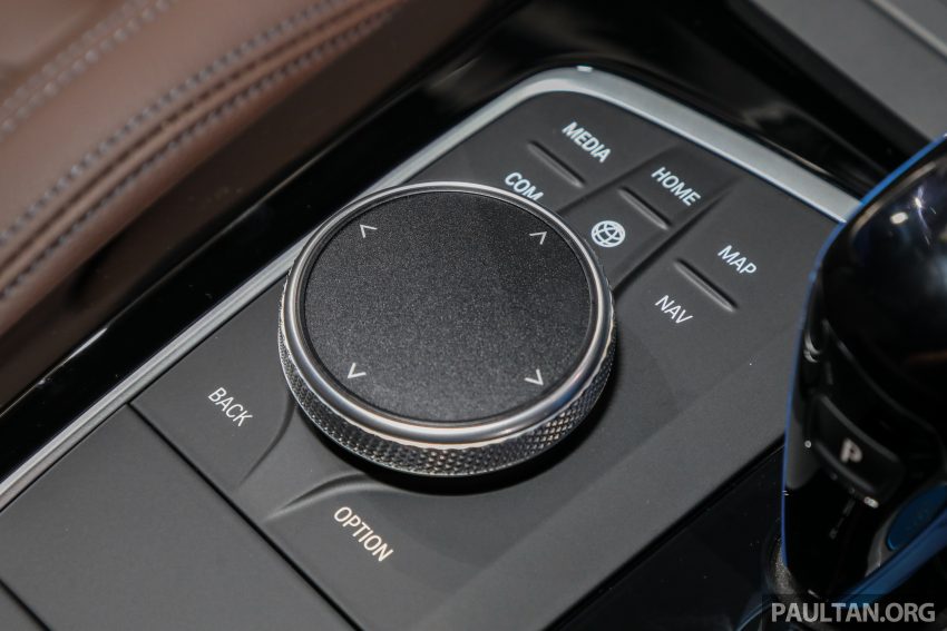 新车实拍: 2022 BMW iX3 M Sport Impressive, 30.7万起 171362